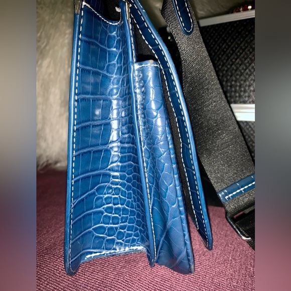 💎 Urban Outfitter’s💎Crossbody bag💎Mediana💎Blue Navy 💎#BLUE - Picture 9 of 16